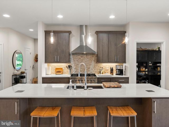 3601 LEONARDS LN, Sutherland, VA 23885
