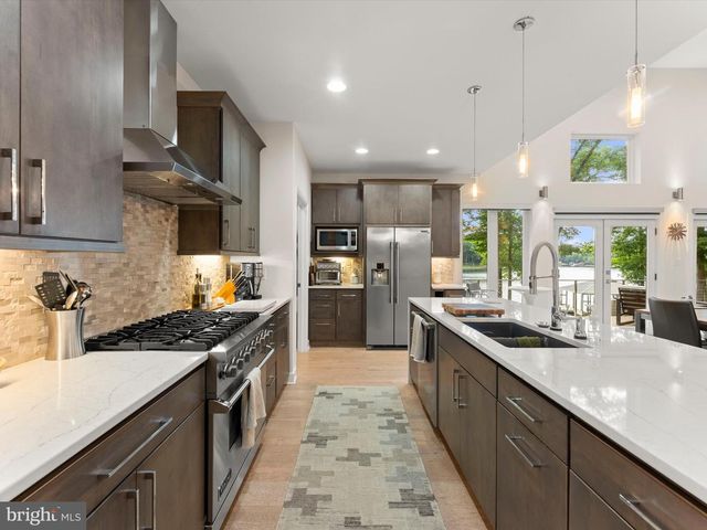 3601 LEONARDS LN, Sutherland, VA 23885