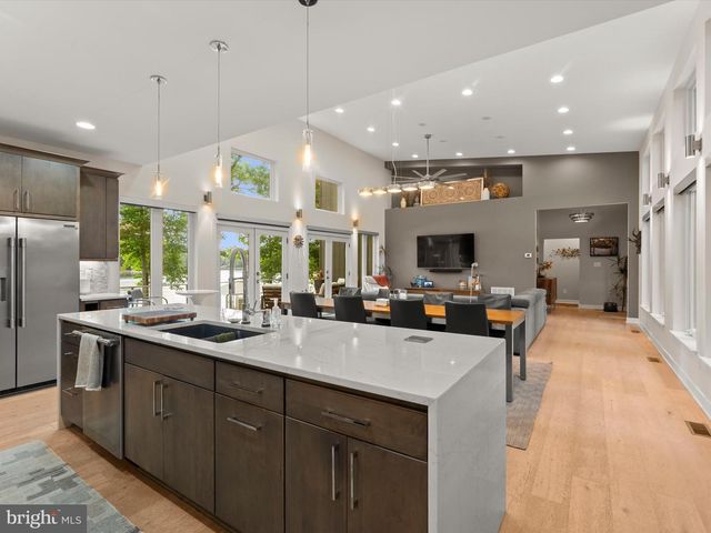 3601 LEONARDS LN, Sutherland, VA 23885