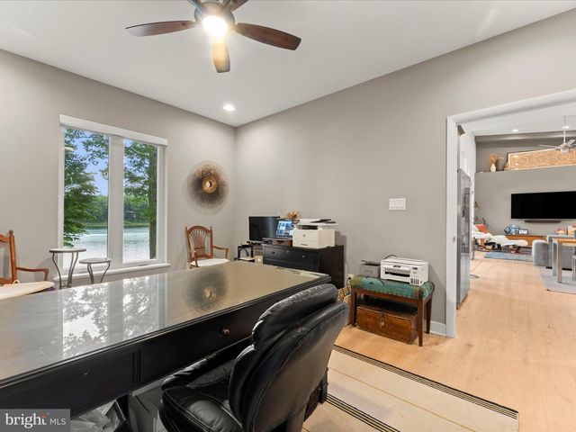 3601 LEONARDS LN, Sutherland, VA 23885