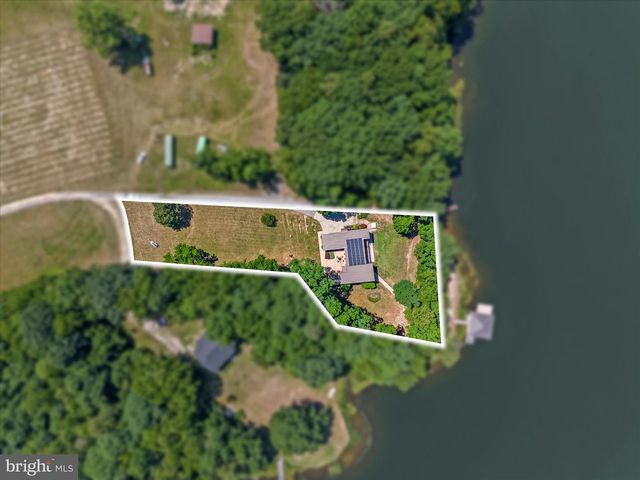 3601 LEONARDS LN, Sutherland, VA 23885