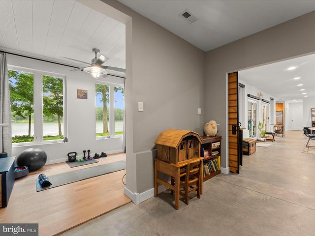 3601 LEONARDS LN, Sutherland, VA 23885
