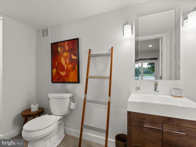 3601 LEONARDS LN, Sutherland, VA 23885