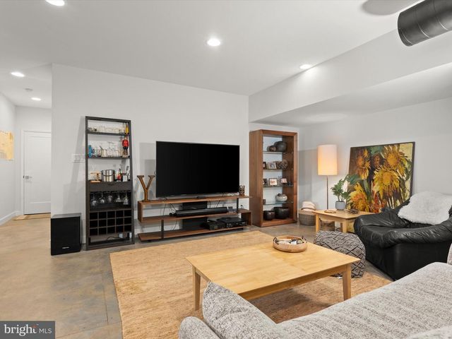 3601 LEONARDS LN, Sutherland, VA 23885