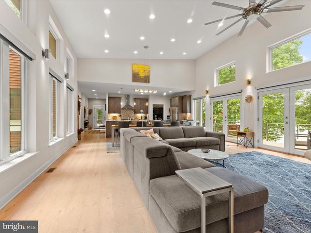 3601 LEONARDS LN, Sutherland, VA 23885