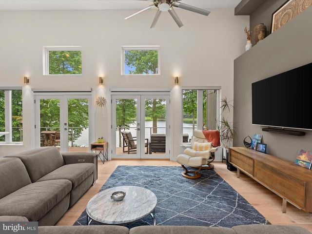 3601 LEONARDS LN, Sutherland, VA 23885