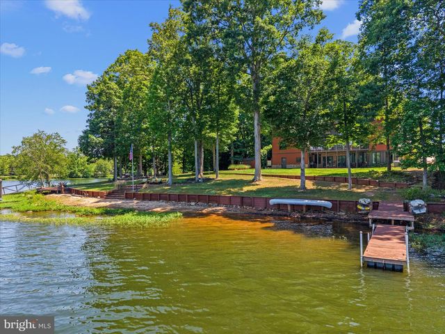 3601 LEONARDS LN, Sutherland, VA 23885