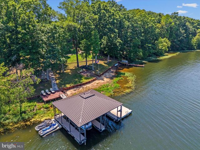 3601 LEONARDS LN, Sutherland, VA 23885