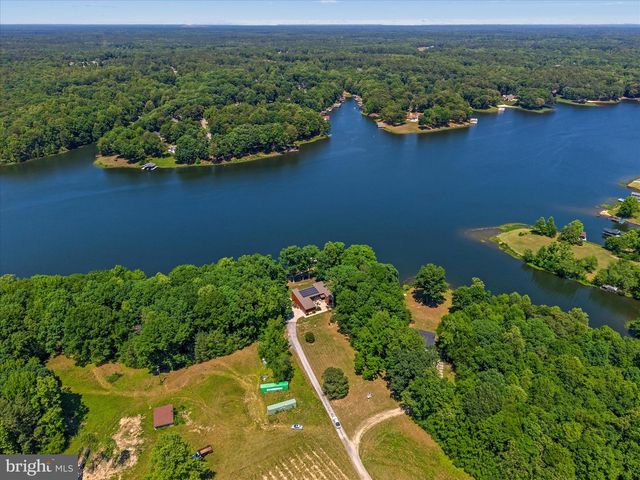 3601 LEONARDS LN, Sutherland, VA 23885
