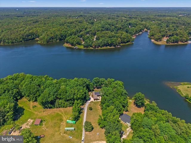 3601 LEONARDS LN, Sutherland, VA 23885