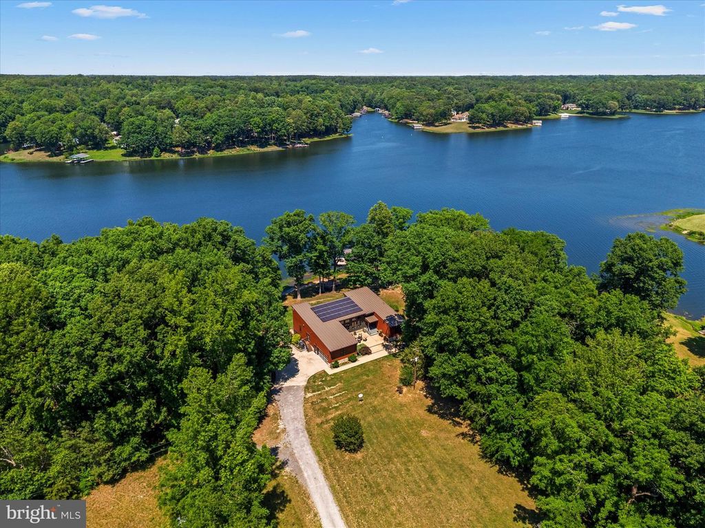 3601 LEONARDS LN, Sutherland, VA 23885