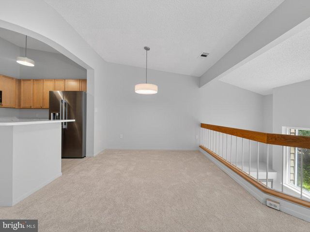 1917-B VILLARIDGE DR, Reston, VA 20191