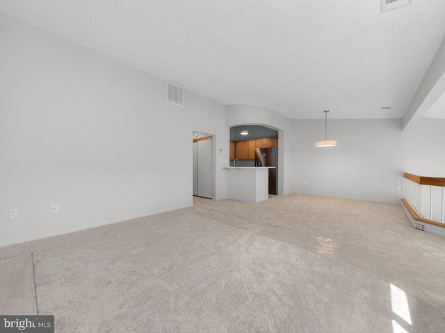 1917-B VILLARIDGE DR, Reston, VA 20191