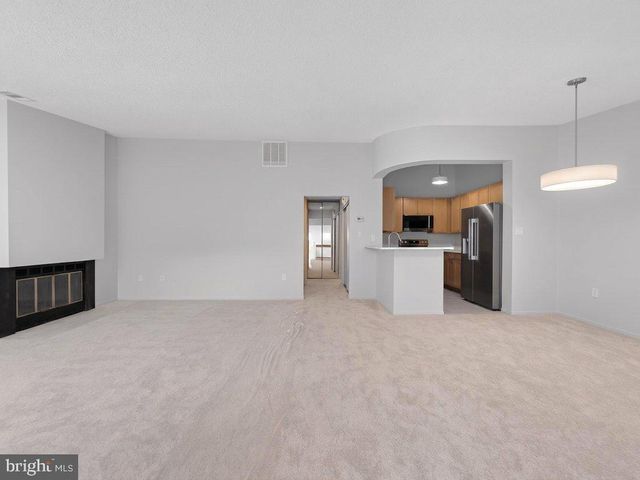 1917-B VILLARIDGE DR, Reston, VA 20191
