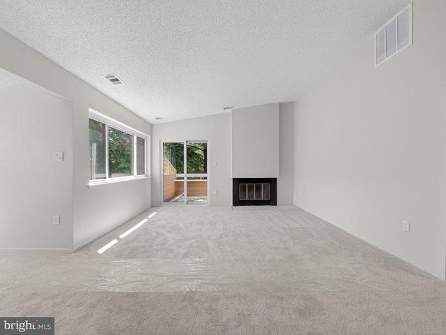 1917-B VILLARIDGE DR, Reston, VA 20191