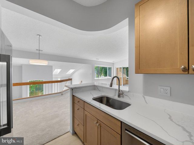 1917-B VILLARIDGE DR, Reston, VA 20191