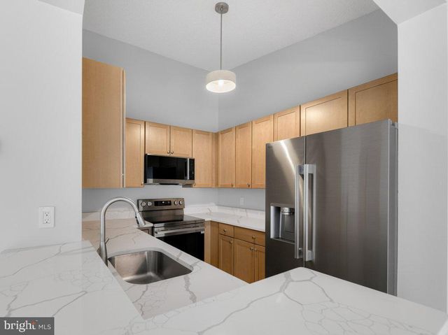 1917-B VILLARIDGE DR, Reston, VA 20191