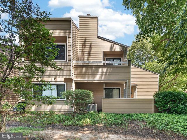 1917-B VILLARIDGE DR, Reston, VA 20191