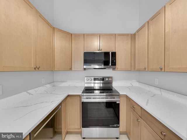 1917-B VILLARIDGE DR, Reston, VA 20191