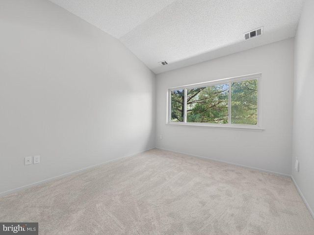 1917-B VILLARIDGE DR, Reston, VA 20191