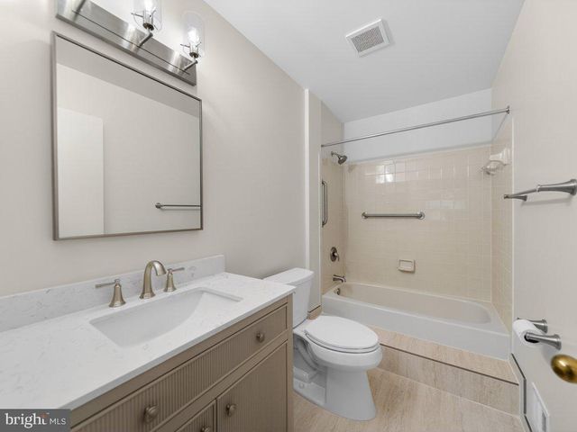 1917-B VILLARIDGE DR, Reston, VA 20191