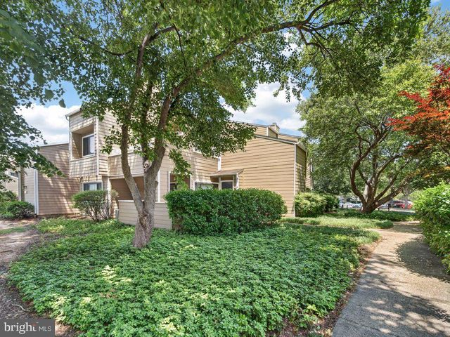 1917-B VILLARIDGE DR, Reston, VA 20191