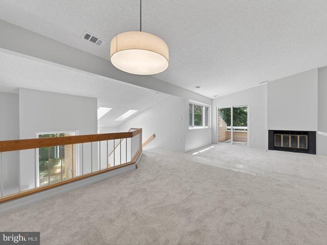 1917-B VILLARIDGE DR, Reston, VA 20191