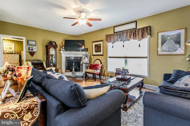 58 MIDDLEMARCH RD, Douglassville, PA 19518
