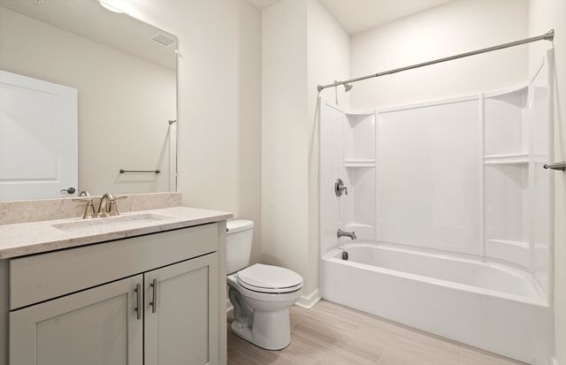 5 Peters Farm Way 312, Westborough, MA 01581