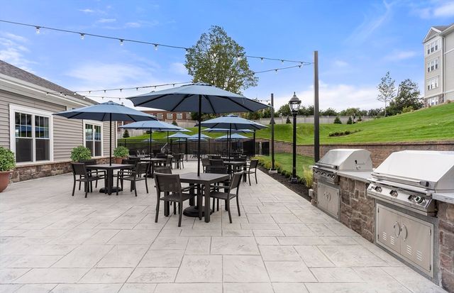 5 Peters Farm Way 312, Westborough, MA 01581