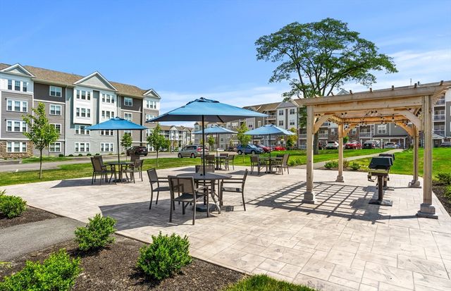 5 Peters Farm Way 312, Westborough, MA 01581