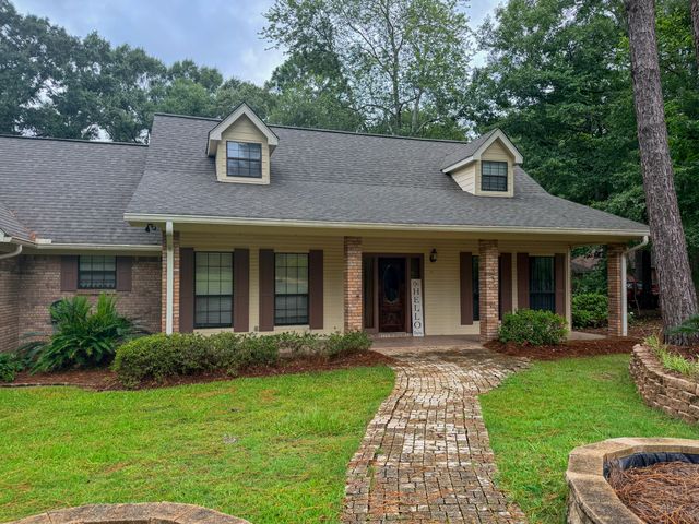 33 Serene Blvd., Hattiesburg, MS 39402