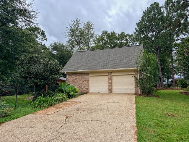 33 Serene Blvd., Hattiesburg, MS 39402