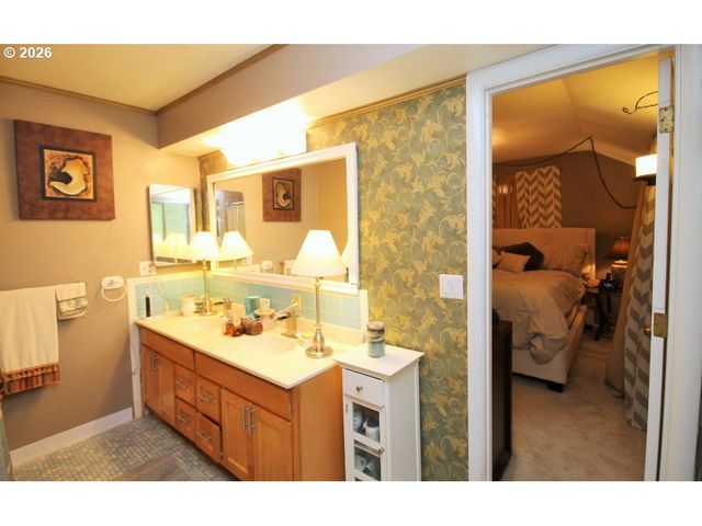 240 Nw BAKER CREEK Rd, Mc Minnville, OR 97128