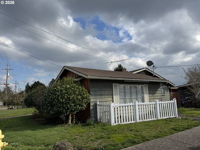 240 Nw BAKER CREEK Rd, Mc Minnville, OR 97128