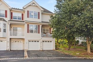 17 Cummington Ln, Raritan Twp., NJ 08822