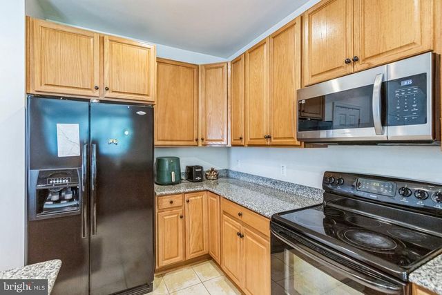 10110 LEES CROSSING LN, Fredericksburg, VA 22408