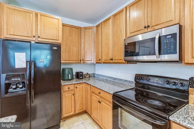 10110 LEES CROSSING LN, Fredericksburg, VA 22408