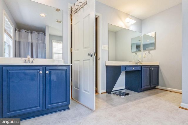 10110 LEES CROSSING LN, Fredericksburg, VA 22408