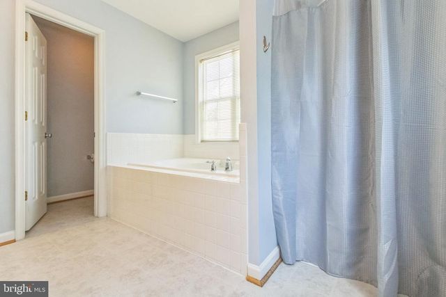 10110 LEES CROSSING LN, Fredericksburg, VA 22408