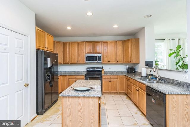 10110 LEES CROSSING LN, Fredericksburg, VA 22408