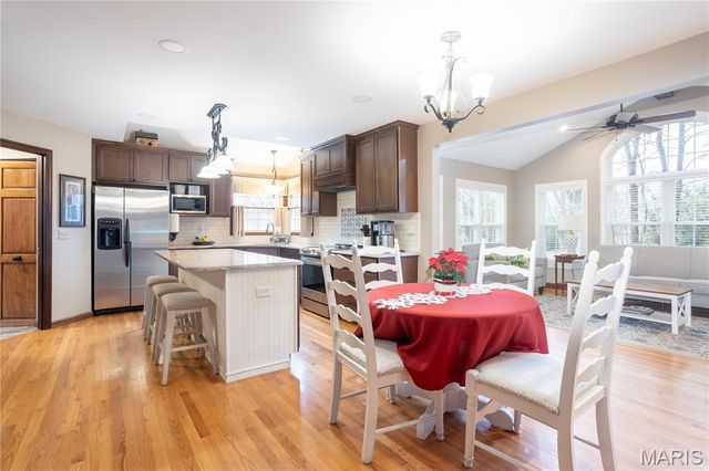 1602 Mauvering Court, Manchester, MO 63021