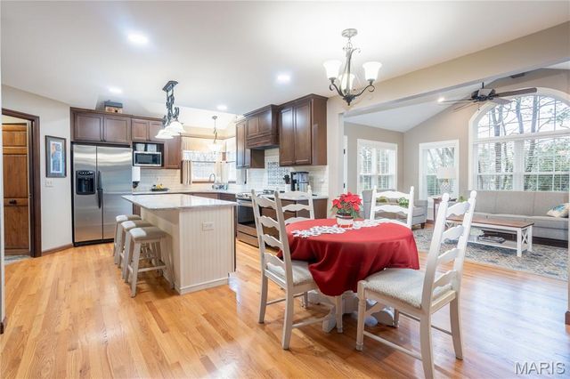 1602 Mauvering Court, Manchester, MO 63021