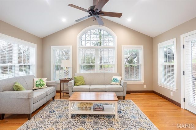 1602 Mauvering Court, Manchester, MO 63021