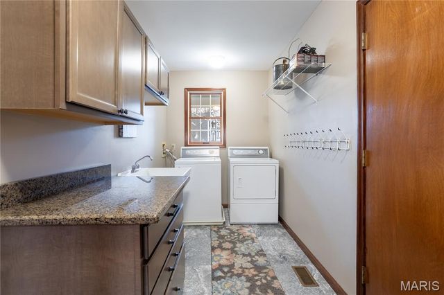 1602 Mauvering Court, Manchester, MO 63021