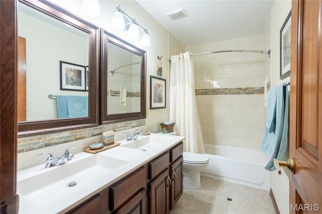 1602 Mauvering Court, Manchester, MO 63021