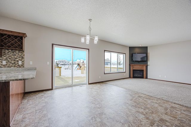 3698 N Sedona Court, West Fargo, ND 58078