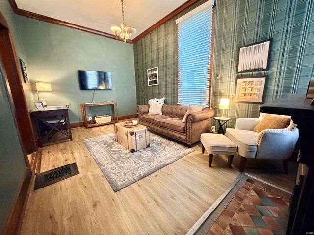 23 Washington Avenue, Evansville, IN 47713