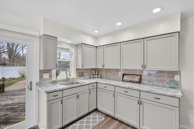 3384 Clement Street, Flint Charter Township, MI 48504