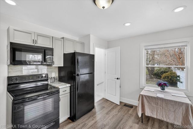 3384 Clement Street, Flint Charter Township, MI 48504